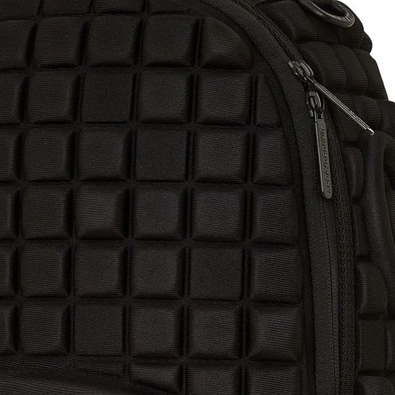 sprayground-foam-welded-shark-dlxsv-backpack-910b6735nsz-detail